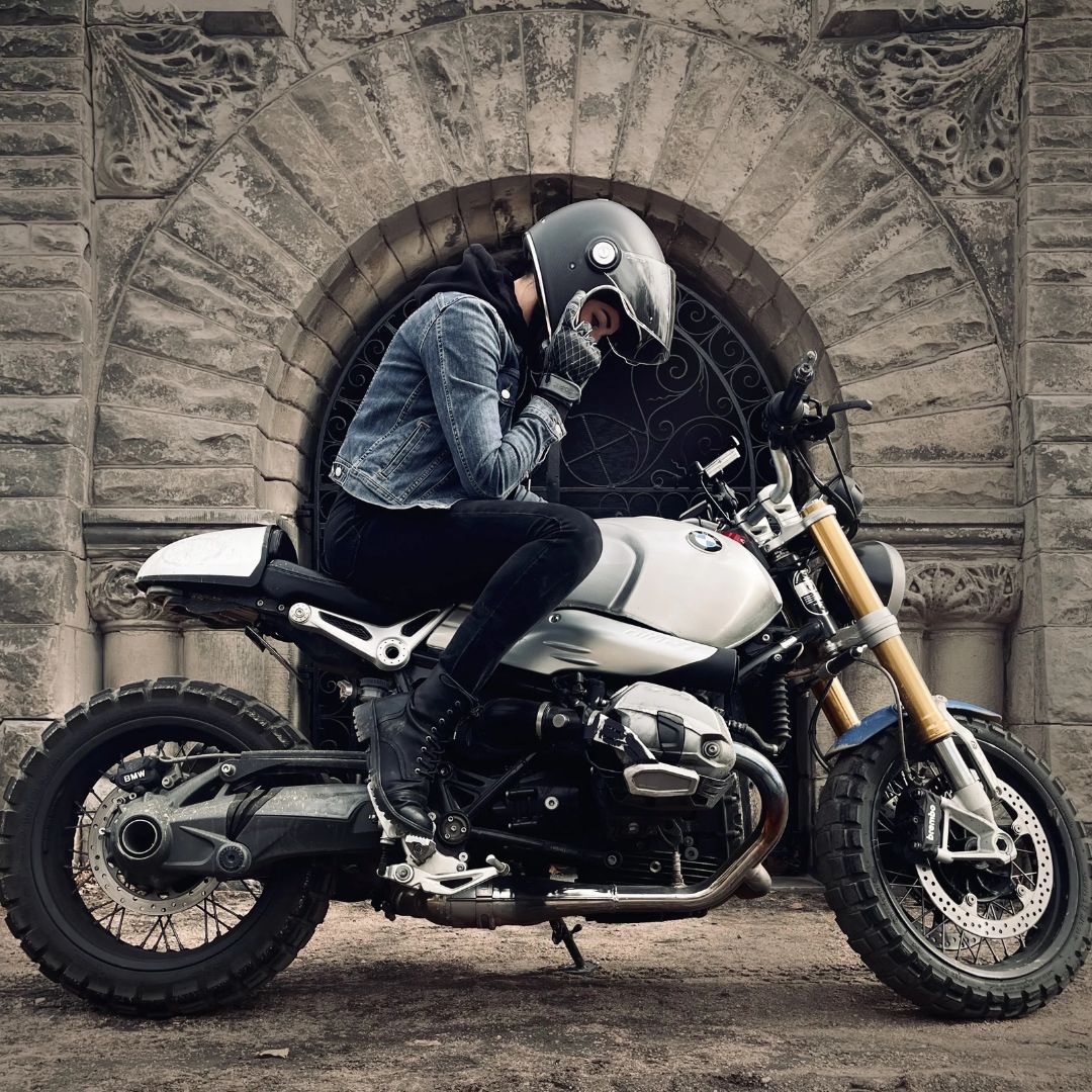 Newport Helmet - Flat Black