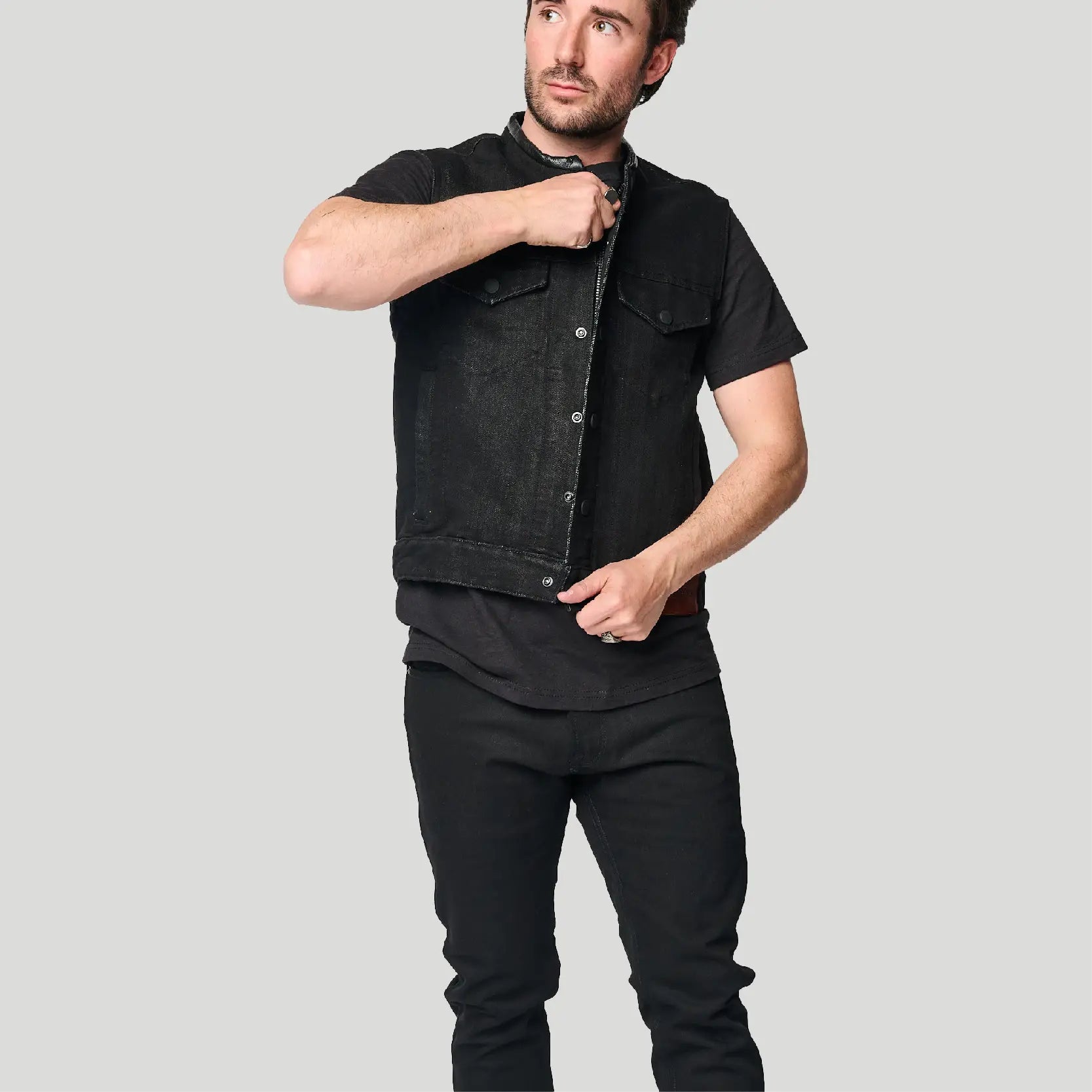 Dark Horse Vest - Black