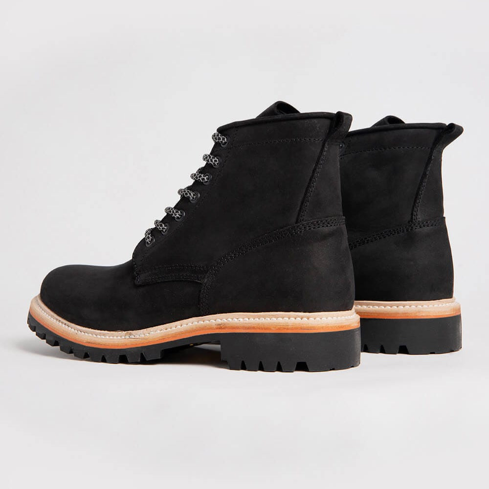 Tobacco Maverick Boots - Matte Black