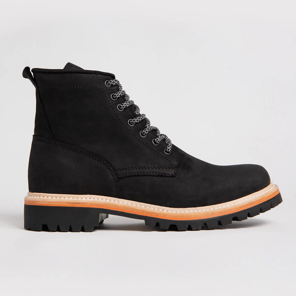 Tobacco Maverick Boots - Matte Black